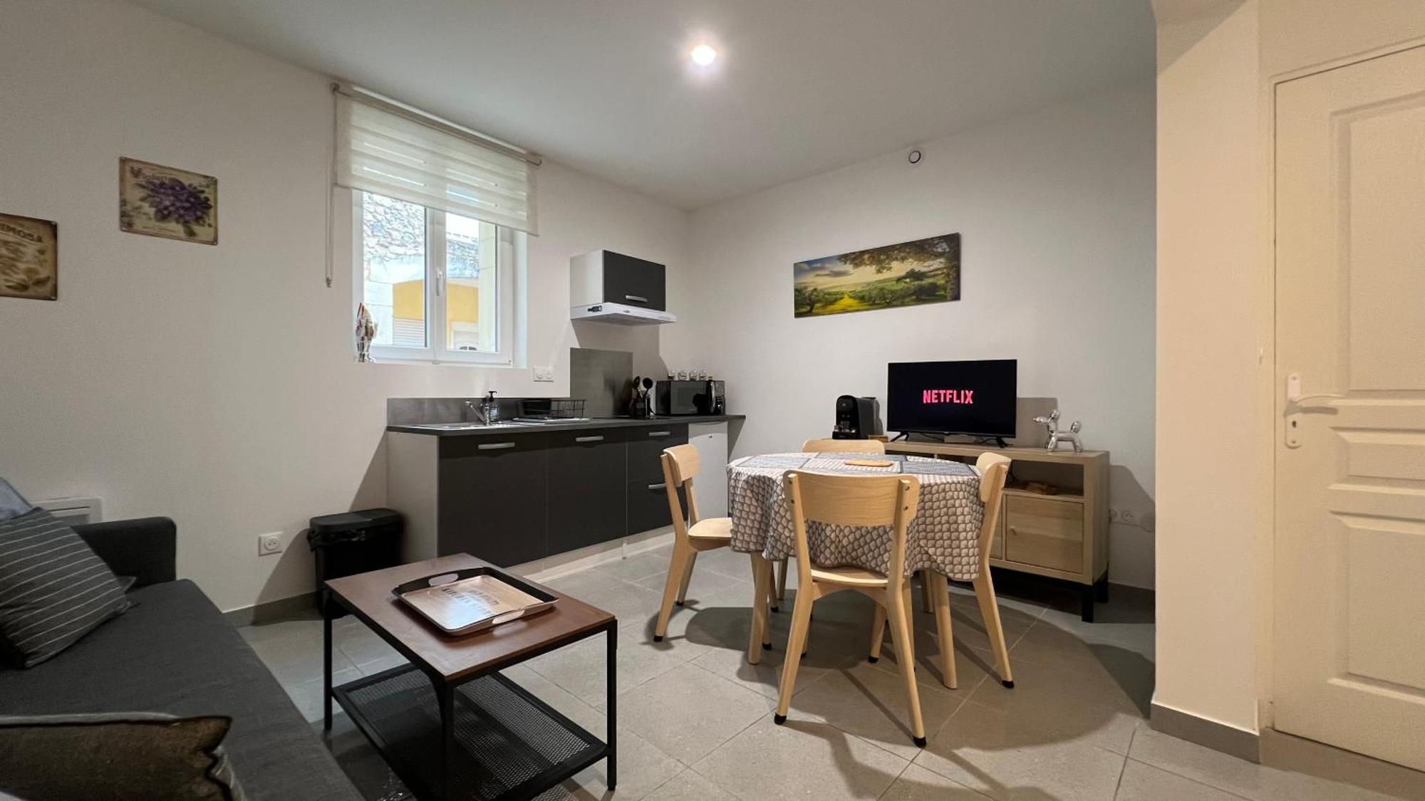 Fenix Appartement T2 40 M2 Cosy Rdc Plein Centre Ville Pierrelatte Ngoại thất bức ảnh
